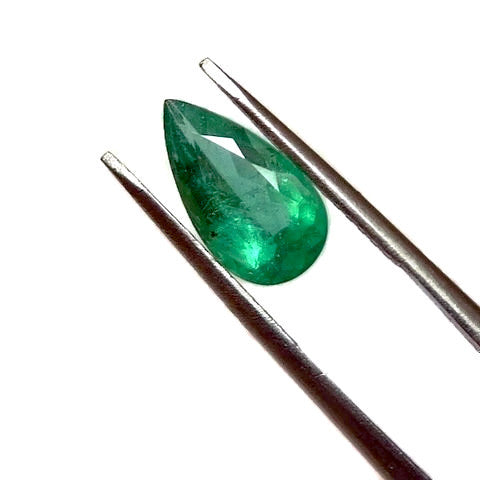 Emerald pear shape - 11 x 6 mm