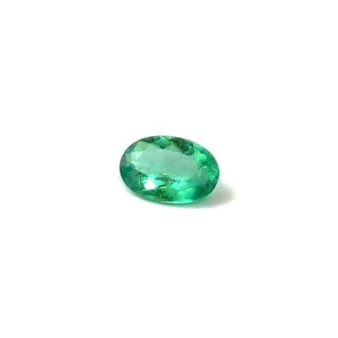 Emerald oval cut - 9 x 6 mm
