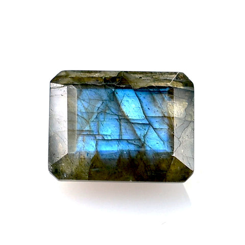 Labradorite: Stunning Gemstone Benefits & Mystical Powers Revealed